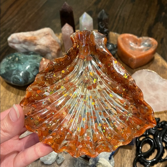 2/$20 Crystal Carvings, Hearts, and Towers Oh My! - Picture 8 of 16